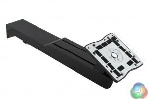 AOC U32 stand 2
