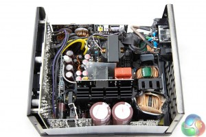 AS7V4094