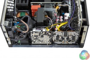 AS7V4105