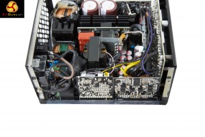 AS7V4105