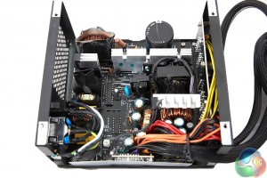 AS7V5052