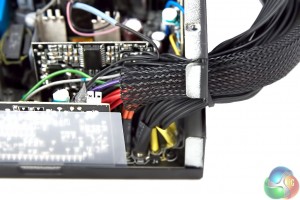 AS7V6032