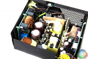 AS7V6183