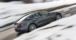 Tesla P85D