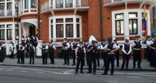 assange_cops